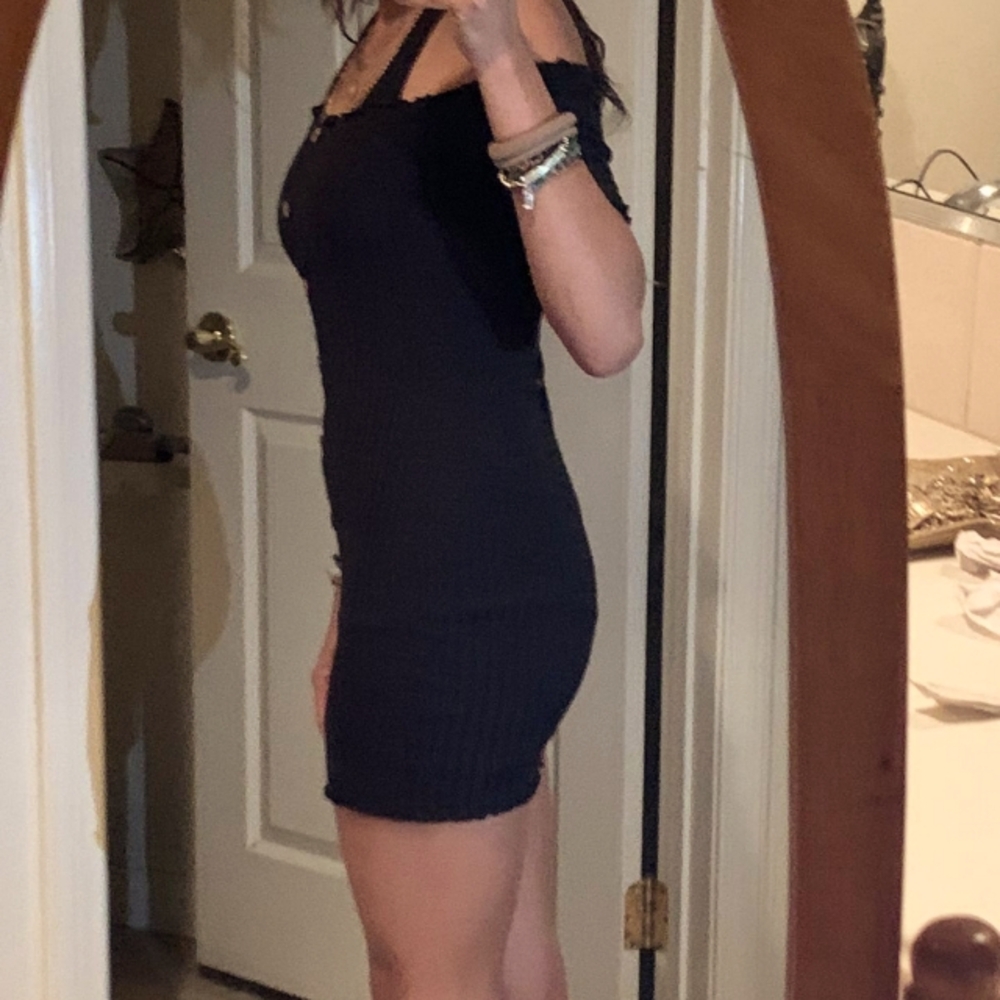 Dress - Picture 4 of 4